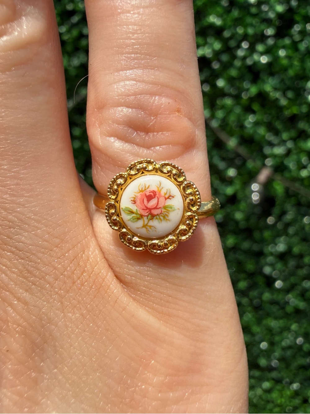 Vintage Style Hand Painted Rose Porcelain Floral Ring Adjustable Gold Tone